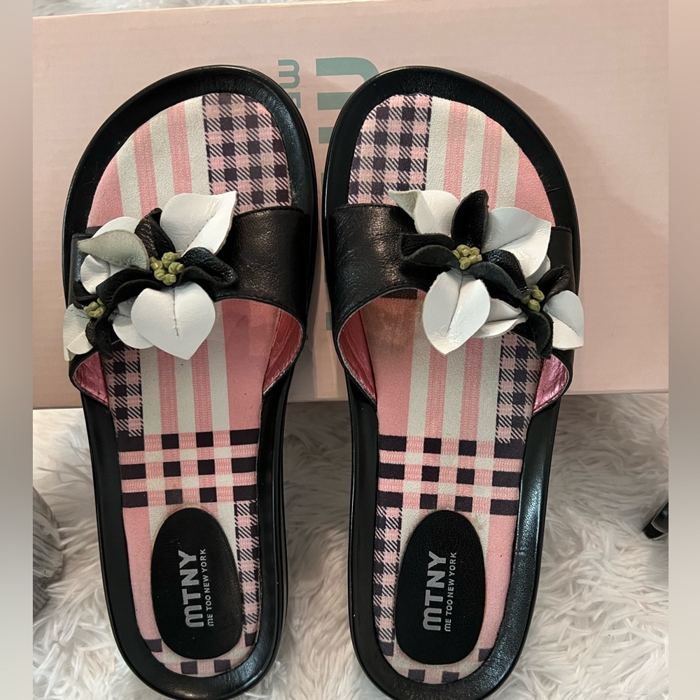 ๐HP๐ MTNY (Me Too New York) Maggie Black Sandals/Slides - Picture 3 of 13